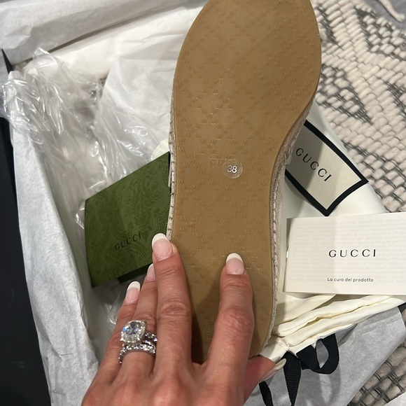 Gucci - Picture 2 of 4